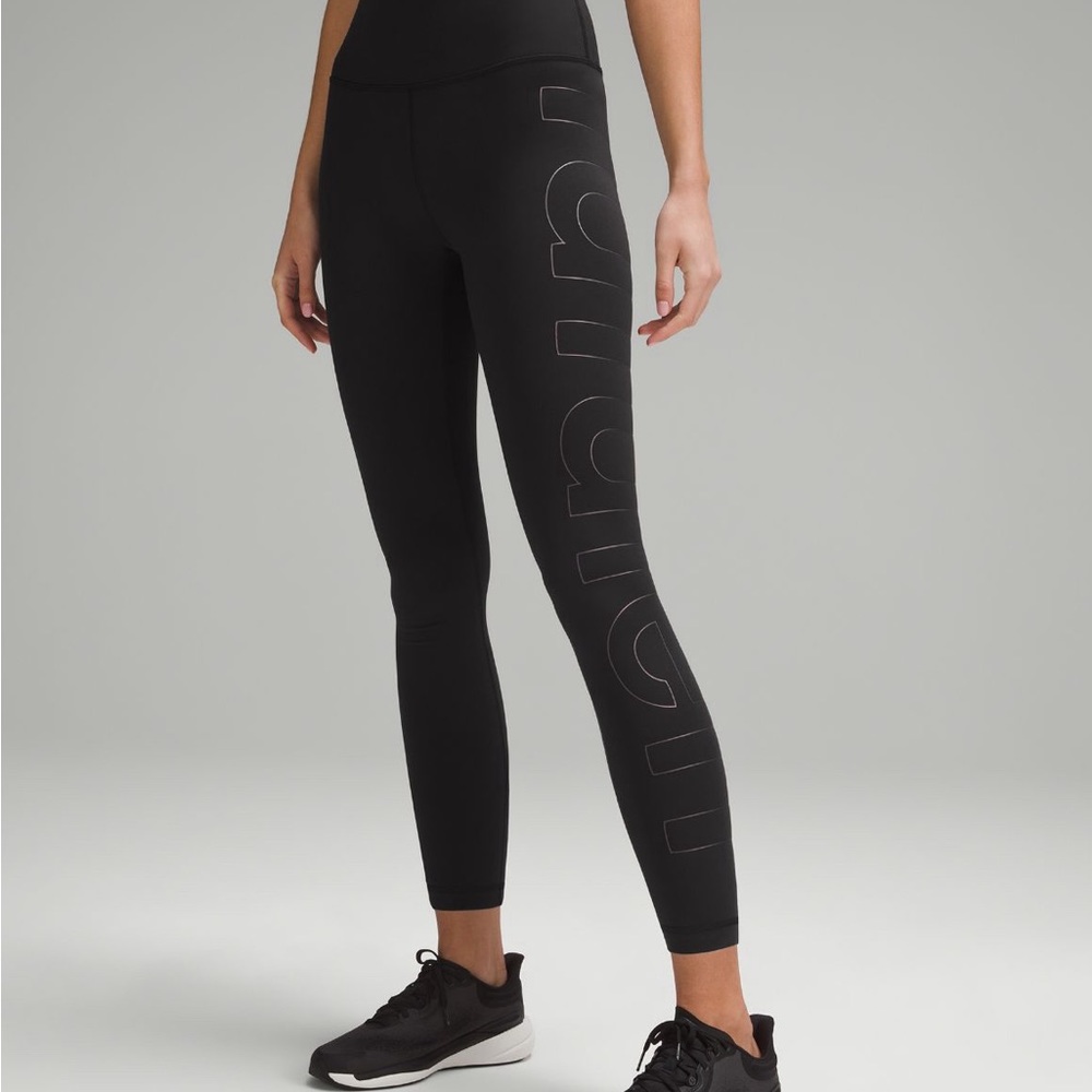 New w/Tags - Wunder Train High-Rise Tight 25"
*Graphic